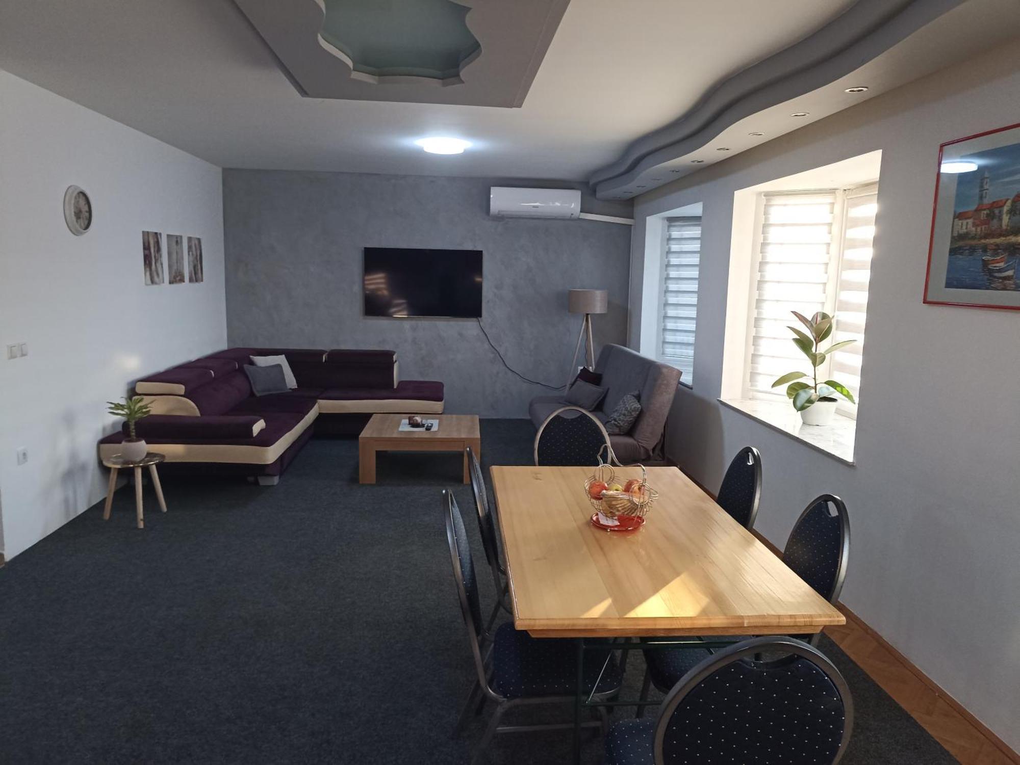 Royal Apartmani Bosanski Samac Exterior foto